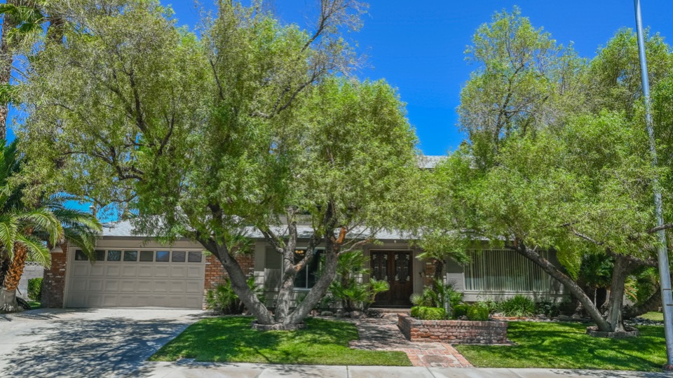 Chabot  Zar Zanganeh Luxe Estates & Lifestyles