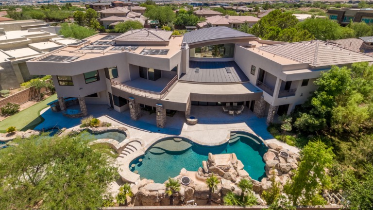 Misty Peaks Zar Zanganeh Luxe Estates & Lifestyles