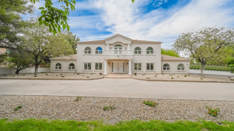 3540 Tobias Lane Zar Zanganeh Luxe Estates & Lifestyles